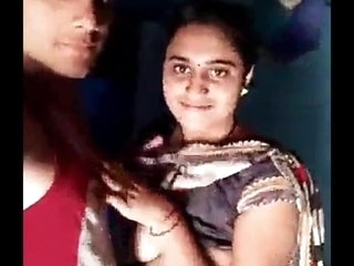 prosi hindu bhabhi ki chuchi ko muh liya mast  prosi hindu